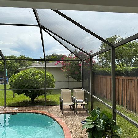 82-10Sw 135Av Miami Exterior foto